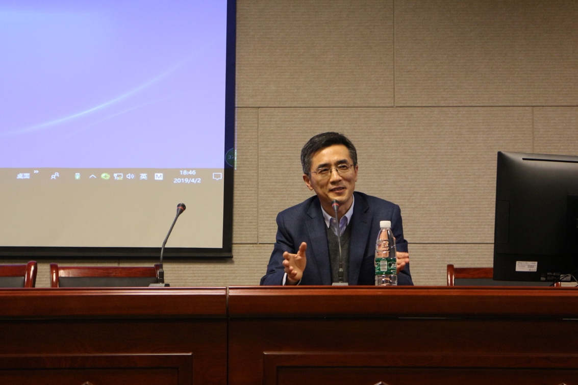 网络舆情分析与研究中心主任,管理学博士,教授,博士生导师周毅先生