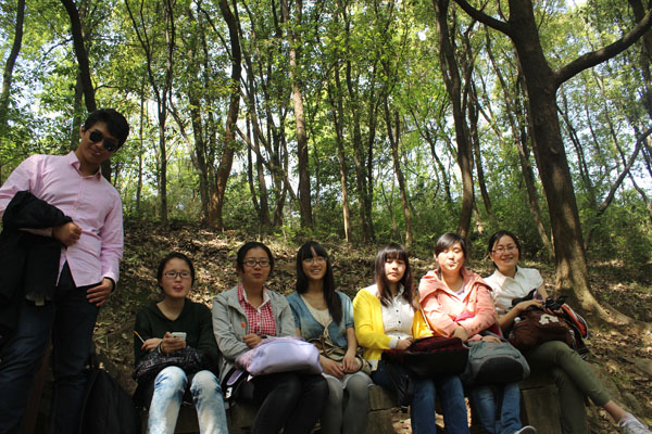 上方繁花春意流，楞伽古寺梵音幽